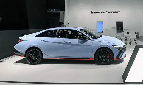 Hyundai Elantra 2025 trình làng: Thêm phiên bản hybrid, thiết kế ‘chất’, công nghệ xịn, giá từ 479 triệu, tuyên chiến Honda Civic, Toyota Corolla Altis