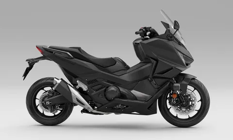 Chiêm ngưỡng vẻ đẹp của ‘vua xe ga’ Honda Forza 750 2025, giá ngang xe hơi