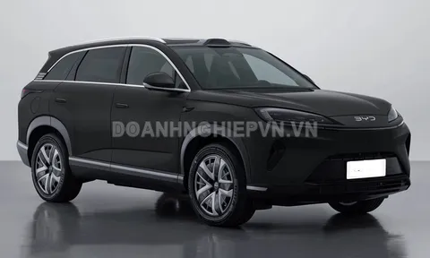 SUV lớn hơn Hyundai Santa Fe, công suất 632 mã lực, trang bị 'đỉnh nóc', giá ngang Toyota Corolla Cross