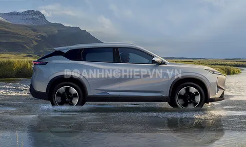 SUV PHEV hạng C công suất 355 mã lực, giá ngang Hyundai Grand i10