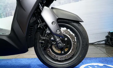 Xe tay ga Yamaha 155cc, trang bị hiện đại, giá gần 92 triệu đồng, so kè cùng Honda SH