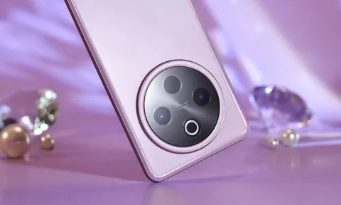 Smartphone chip Snapdragon 7s Gen 3, RAM 12 GB, pin 7.300mAh, sạc 90W, màn hình ‘chất’ hơn iPhone 16, giá rẻ bất ngờ