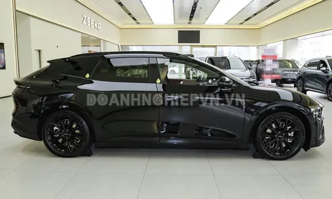 Xe gầm cao công suất 637 mã lực, di chuyển 825 km/lần sạc, hệ thống treo khí nén, giá ngang Toyota Corolla Cross 