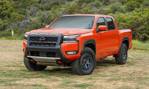 Xe bán tải Nissan vượt trội Ford Ranger về mọi mặt, giá từ 858 triệu đồng