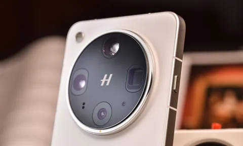 Smartphone chuyên nhiếp ảnh, cấu hình ‘đỉnh của chóp’, pin 6.100mAh, camera giá gần 23 triệu đồng, cạnh tranh iPhone 16 Pro Max