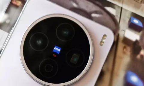 Smartphone màn hình ‘chất’ hơn iPhone 16, pin 6.200mAh, chống nước IP69, cấu hình ‘đỉnh nóc’, giá gần 15 triệu