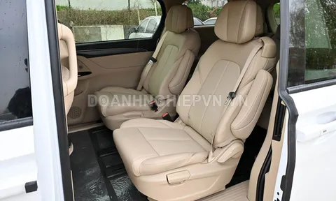 MPV dài hơn 5,2 mét, nội thất sang chảnh, giá khởi điểm gần 890 triệu đồng, ‘đe nẹt’ Toyota Alphard