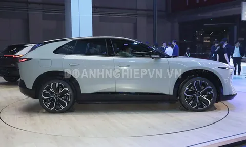 Mazda ra mắt SUV hoàn toàn mới: Dài hơn 4,8 mét, công suất 258 mã lực, ngập tràn công nghệ tối tân 