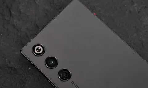 Tuyệt phẩm smartphone gaming cấu hình mạnh bậc nhất thế giới, thiết kế ấn tượng, pin 6.000mAh, giá hơn 12 triệu đồng