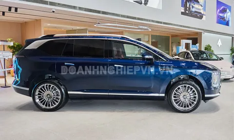 SUV công suất 509 mã lực, sang chảnh như Mercedes-Maybach GLS 600, giá thấp hơn Ford Everest