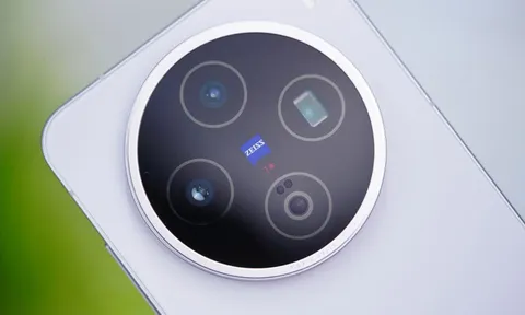 Smartphone cấu hình ‘siêu khủng’, chống nước IP69, pin 6.200mAh, giá gần 15 triệu, cạnh tranh với iPhone 16, Samsung Galaxy S25