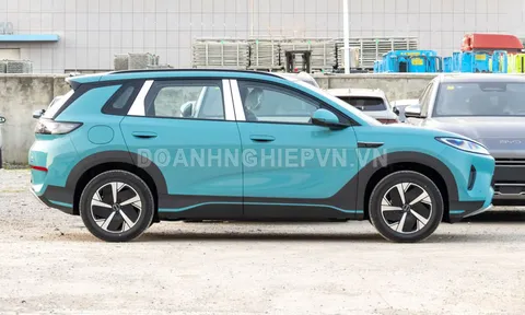 SUV cùng phân khúc với Mazda CX-5, động cơ mạnh mẽ, trang bị tủ lạnh, giá ngang Hyundai Grand i10