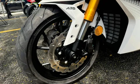 Xe tay ga 244cc, ngoại hình hầm hố, trang bị ngang Honda SH, giá siêu cạnh tranh