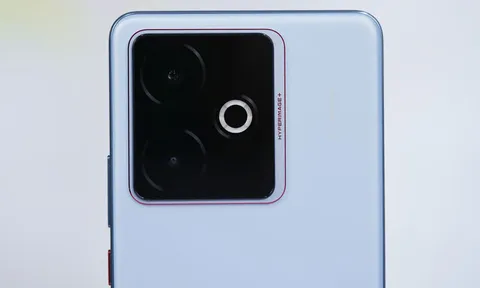 Smartphone màn hình 144Hz, độ sáng chống nước, hip Dimensity 9400+, RAM 16 GB, pin 7.200mAh, giá bằng nửa Samsung Galaxy S25 