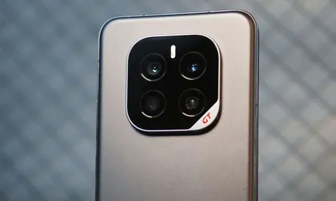 Smartphone chip Snapdragon 8 Elite Leading Edition, RAM 16GB, màn hình 144Hz, pin 7.200mAh, giá hơn 13 triệu đồng