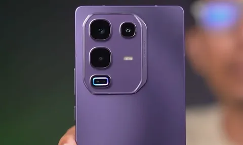 Smartphone cấu hình ‘khủng’, pin 5.200mAh, sạc 100W, camera zoom quang 6x, giá hấp dẫn, so kè cùng Samsung Galax A36