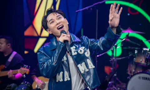 Trúc Nhân rơi nước mắt khi hát tặng người thân, gia đình trong 'Cuộc hẹn cuối tuần'