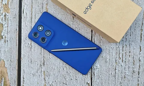 Smartphone lưng da, độ bền quân đội, cấu hình tốt, trang bị bút stylus như Samsung Galaxy S25 Ultra, giá gần 7 triệu đồng, cạnh tranh với Xiaomi Redmi Note 14 Pro 5G