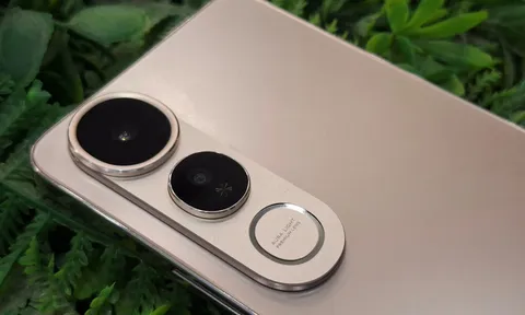 Smartphone chống nước, RAM 12 GB, pin 6.500mAh, sạc 90W, giá 9,99 triệu tại Việt Nam, so kè cùng Samsung Galaxy A36 5G