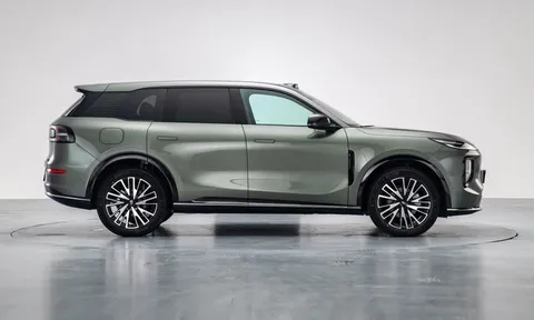 SUV hạng D công suất 374 mã lực, tiêu thụ 0,8 lít xăng/100 km, giá gần 500 triệu đồng