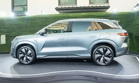 SUV lớn hơn Toyota Land Cruiser, công suất 1.086 mã lực, giá ngang Honda CR-V