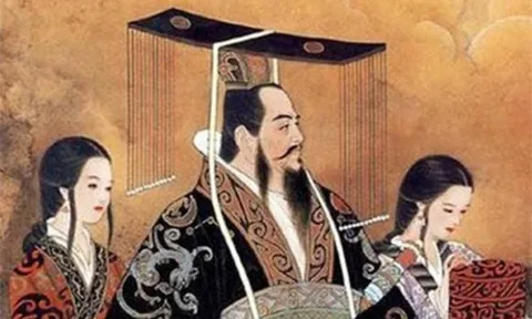 Tại sao Tần Thủy Hoàng là vị hoàng đế duy nhất thời cổ đại mặc áo long bào màu đen?