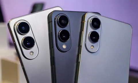 Trên tay Samsung Galaxy S25 Edge sắp lên kệ tại Việt Nam, giá từ 29,99 triệu đồng