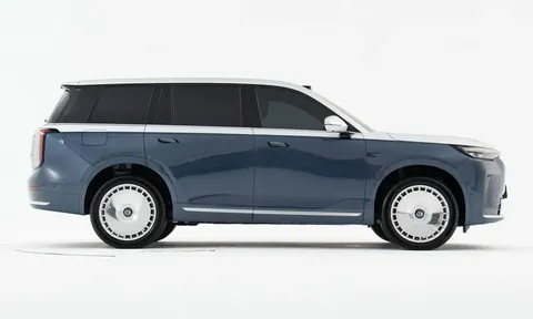 SUV dài hơn 5 mét, sang chảnh không kém Range Rover, công suất 501 mã lực, giá hơn 1,1 tỷ đồng