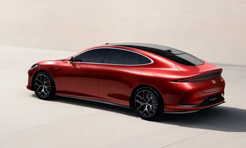 Xe sedan công suất 787 mã lực, trang bị vượt trội Toyota Camry, giá gần 740 triệu đồng