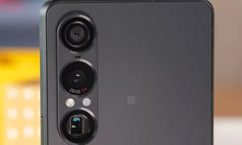 Trên tay Sony Xperia 1 VII: Giá cao ngất ngưởng, có gì để so kè cùng iPhone 16 Pro Max, Samsung Galaxy S25 Ultra?