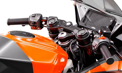 Môtô 200cc, thiết kế cá tính, phanh ABS 2 kênh, giá hơn 70 triệu đồng, canh tranh Yamaha YZF-R15