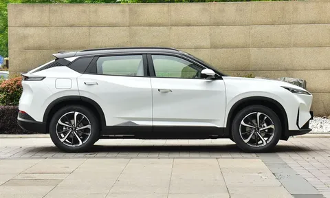 SUV cùng phân khúc với Mazda CX-5, công suất 215 mã lực, giá ngang Hyundai Grand i10