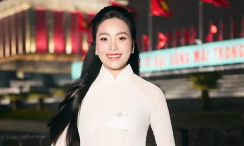 Huyền Trang gây xúc động mạnh trong đêm nhạc kỷ niệm sinh nhật Bác Hồ