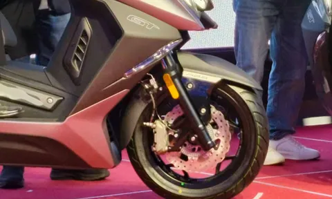 Xe tay ga thiết kế hầm hố, động cơ 330cc, trang bị ngang Honda SH 350i, giá hơn 136 triệu đồng