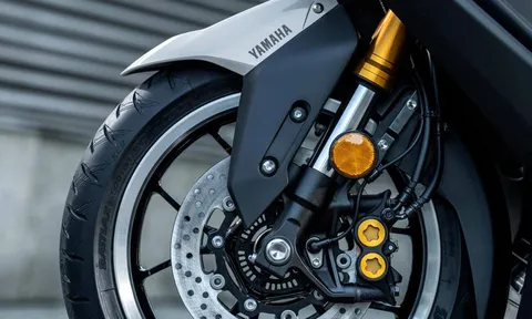 ‘Soi’ xe tay ga Yamaha 562cc, giá ngang ôtô hạng A