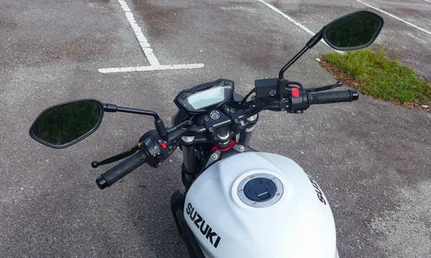 Môtô 645cc, phanh ABS 2 kênh, giá gần 176 triệu đồng, so kè với Honda CB650R