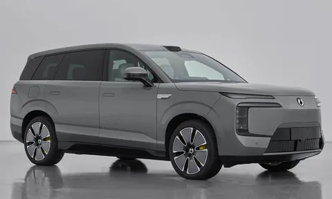 SUV PHEV dài 5,2 mét, công suất 751 mã lực, công nghệ đỉnh cao, giá gần 1,3 tỷ đồng