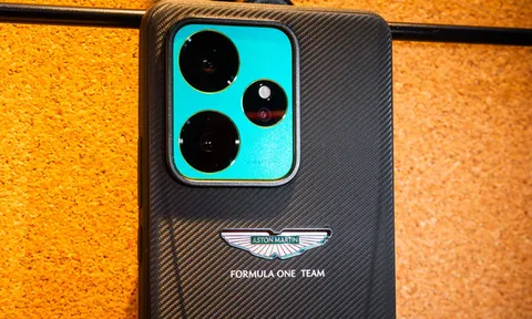 Smartphone chống nước, cấu hình ‘siêu khủng’, pin 7.000mAh, giá ‘hạt dẻ’