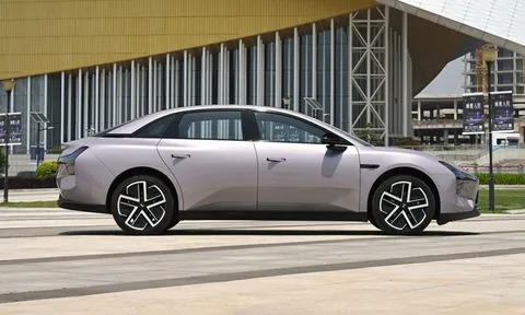 Xe sedan đẹp long lanh, công nghệ lái xe tiên tiến, giá ngang Hyundai Grand i10