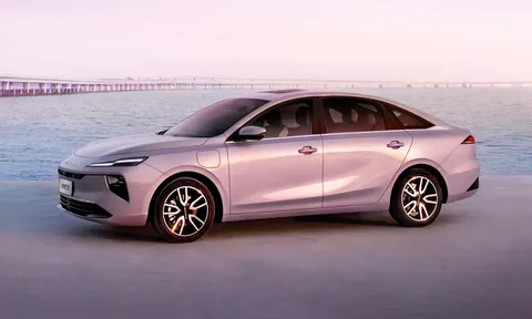 Xe sedan dài gần 4,8 mét, công suất 129 mã lực, giá 360 triệu đồng