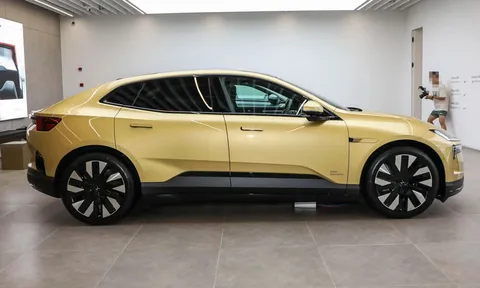 Xe gầm cao công suất 536 mã lực, trang bị tiên tiến, giá ngang Hyundai Santa Fe