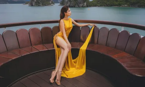 Hoa hậu Lê Hoàng Phương khoe đôi chân thon dài trên du thuyền