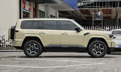 SUV siêu hầm hố, công suất 687 mã lực, giá hơn 1,2 tỷ đồng