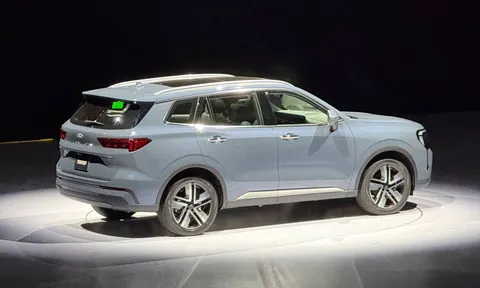 Ford Territory 2025 ra mắt tại Việt Nam, giá từ 762 triệu đồng, cạnh tranh Mazda CX-5