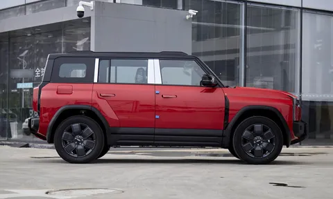 SUV thiết kế cá tính, công suất 347 mã lực, giá gần 330 triệu đồng