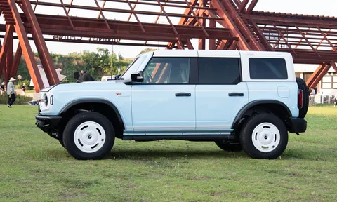 Ford giới thiệu SUV địa hình công suất 275 mã lực, giá hơn 1,4 tỷ đồng