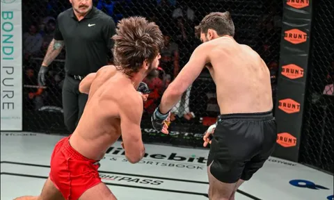 CLIP: Võ sĩ Ukraine tung loạt 6 cú đấm cực mạnh khiến đối thủ ngã gục