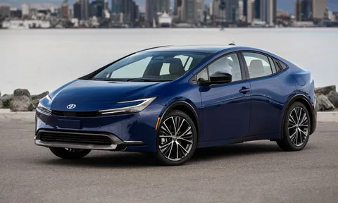 Top 10 xe hybrid tiết kiệm nhiên liệu nhất năm 2025: Toyota Prius đứng đầu