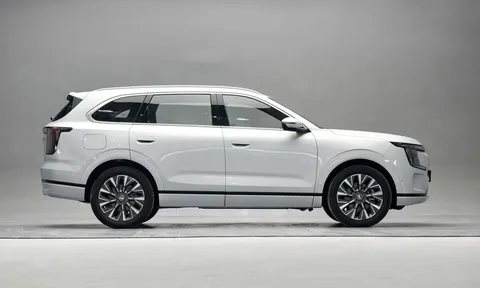 SUV hạng D công suất 355 mã lực, trang bị tối tân, giá ngang Toyota Raize