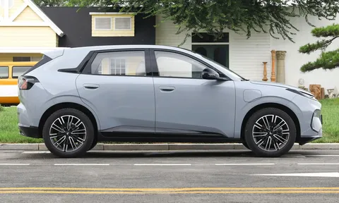 Xe hatchback đẹp long lanh, trang bị nổi trội, giá hơn 250 triệu đồng